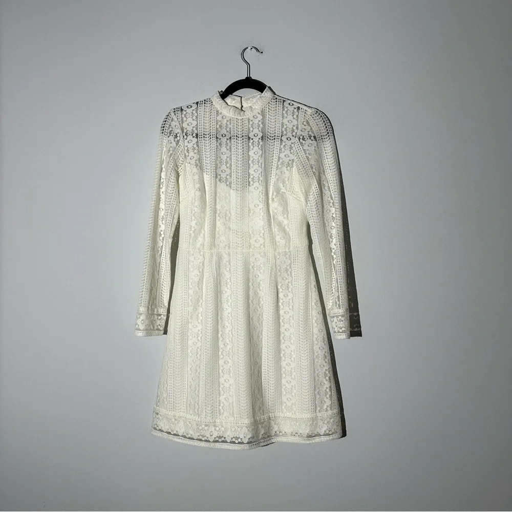Kensie white dress size 4